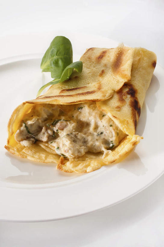 海鲜,无人,竖图,俯视,室内,特写,白天,白色背景,烹饪,西餐,餐桌,桌子,餐具,叶子,阴影,装饰,光线,碟子,盘,影子,调料,酱料,酱汁,面饼,佐料,料理,食品,绿叶,调味品,调味料,水产,酱,菜肴,美食,海洋生物,食物,一个,盘子,碟,嫩叶,西式,摄影,佳肴,影棚,单个,餐台,面皮,华丽,修饰,点缀,水生动物,海产品,水生物,海底动物,衬托,美观,雅致,雅观,叶,叶片,彩图,高角度拍摄,影棚拍摄,拍摄