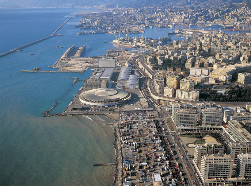 无人,码头,横图,俯视,航拍,室外,白天,海洋,水,城市,港口,建筑,船,意大利,欧洲,图像,运输,摄影,人造,地中海,鸟瞰,地中海文化,都市风光,南欧,主题,意大利共和国,热内亚,热那亚,利古里亚,构图,利古里亚大区,热那亚省,彩图,高角度拍摄,旅行,摆渡口,埠头,渡口,渡头,港湾,海港,货运码头,口岸,商港,时空,传统文化,利古里亚海