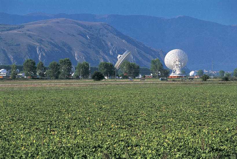 无人,横图,室外,白天,旅游,度假,通讯,农业,农作物,技术,美景,山,山脉,意大利,欧洲,研究,科学,地形,景观,田地,娱乐,树,风景,天空,自然,享受,休闲,景色,放松,摄影,地中海文化,自然风光,意大利文化,卫星天线,自然地理,彩图,亚平宁山脉