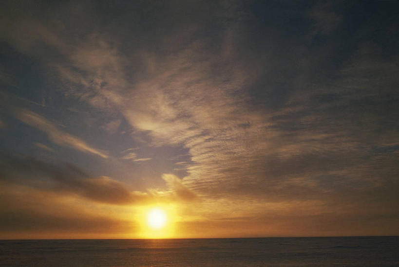 无人,横图,室外,夜晚,旅游,度假,北极,海洋,美景,水,太阳,加拿大,地平线,景观,水平线,云,娱乐,风景,天空,自然,享受,休闲,景色,放松,寒冷,摄影,宁静,环境,自然风光,彩图,极昼