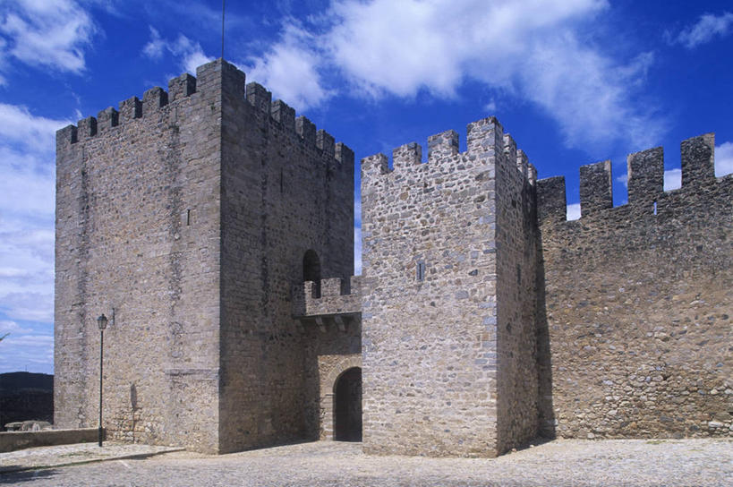 无人,横图,室外,白天,山,建筑,葡萄牙,城堡,大门,纪念碑,围墙,塔,历史,天空,摄影,要塞,欧洲文化,伊比利亚半岛,阿连特茹,石块,彩图,国家纪念碑,时代,波塔莱格里