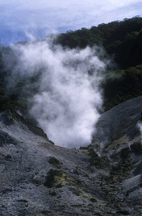 无人,吸烟,竖图,室外,白天,旅游,度假,时尚,火山,美景,北海道,长野县,日本,地形,景观,娱乐,自然,享受,休闲,t台,景色,放松,摄影,环境,国家公园,自然风光,东亚,将军,时装表演,时装秀,支笏湖国家公园,t型台,走秀,活火山,彩图,地狱谷,郊野公园