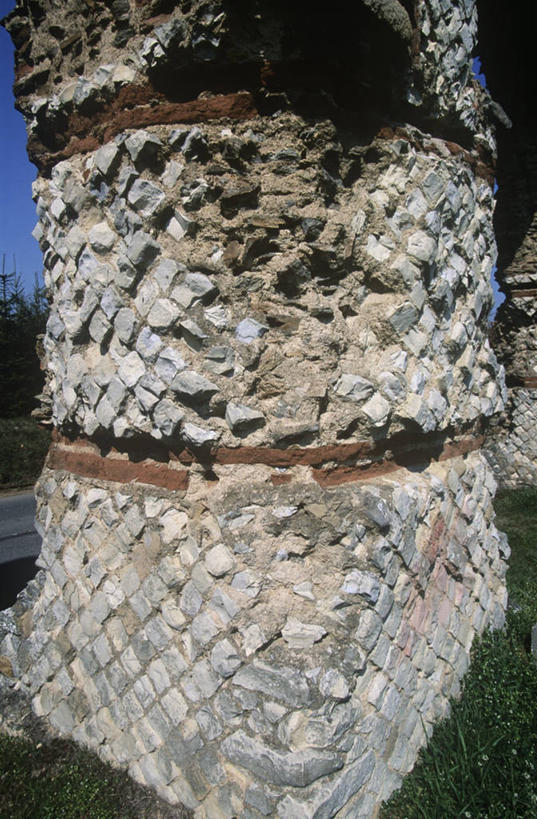 无人,竖图,室外,特写,白天,建筑,法国,欧洲,沟渠,历史,破坏,破损,废墟,摄影,损坏,法国文化,古代文明,古代史,彩图,过去