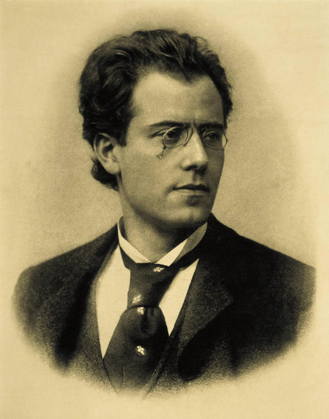 成年人,中年人,脸,头,脸颊,一个人,竖图,满意,智慧,骄傲,成功,信心,仅一个男性,仅一个人,仅一个中年男性,套装,艺术,印刷,眼镜,领带,肩膀,摄影,高雅,肖像,音乐人,美术工艺,男人,男性,中年男性,头部,脸部,脸蛋,面部,彩图,英俊,短发,美人