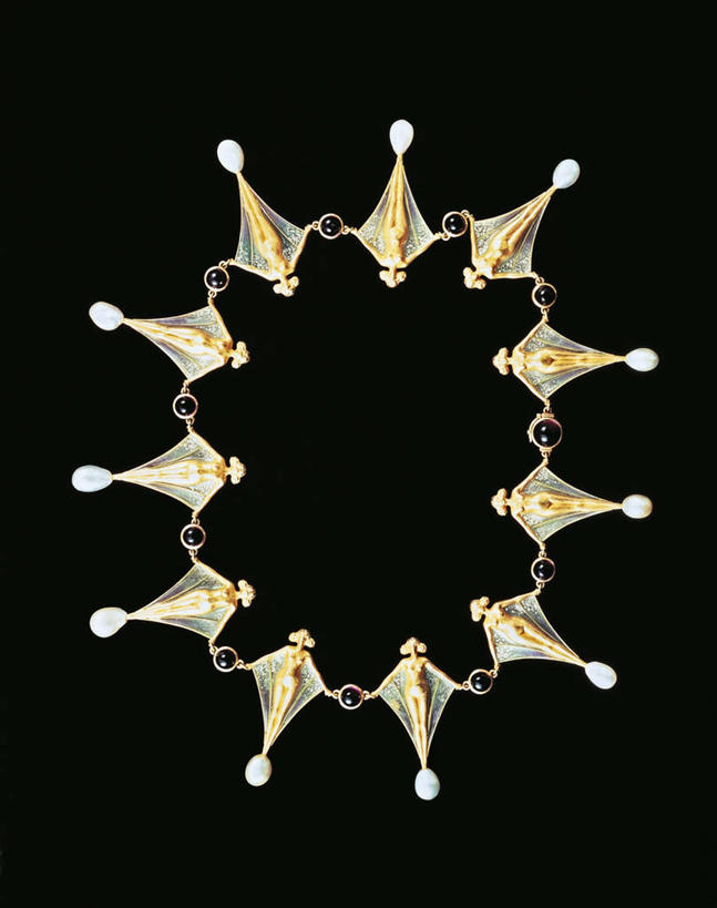 无人,竖图,项链,珠宝,一排,黑色背景,艺术,整齐,珍珠,排列,一个,摄影,单个,锋利,尖锐,队列,手艺,巴洛克风格,工匠,紫水晶,美术工艺,彩图,影棚拍摄