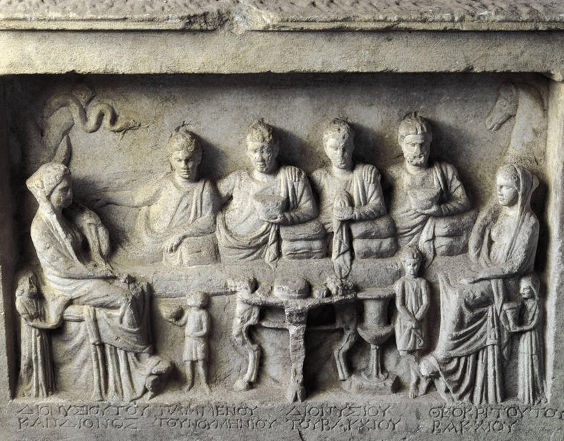 无人,家庭,坐,吃,横图,白天,桌子,雕塑,欧洲,标志,符号,大理石,历史,标识,饮食,古代,温暖,温馨,一家人,摄影,和睦,性别符号,仆人,古希腊,古代文明,美术工艺,彩图,影棚拍摄,浅浮雕,男性符号,融洽,过去