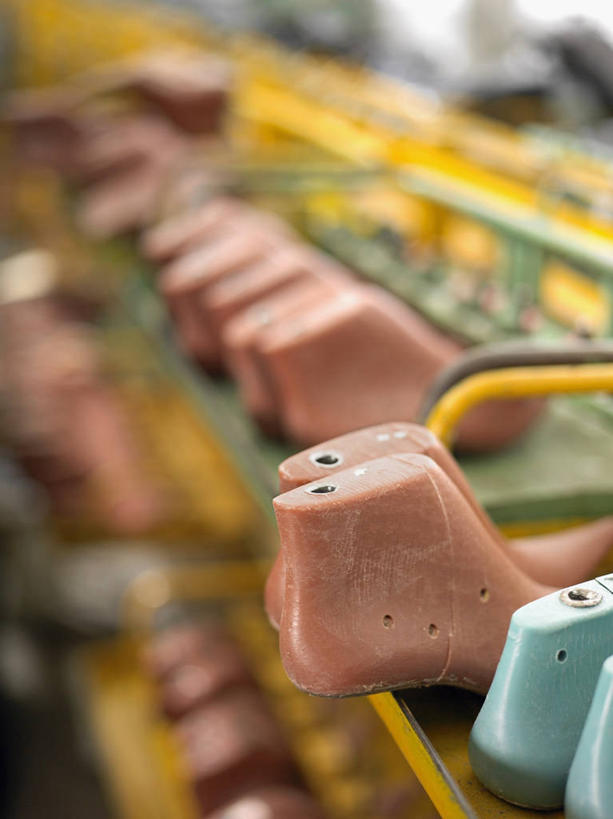 无人,工厂,竖图,室内,特写,静物,鞋子,一排,丰富,整齐,图像,仓库,排列,模型,概念,工业,摄影,顺序,队列,主题,工业建筑,构图,彩图,时空