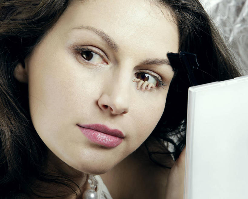 西方人,成年人,中年人,头,眼睛,一个人,横图,特写,神秘,欧洲,欧洲人,瞳孔,仅一个女性,仅一个人,靠,靠着,仅一个中年女性,手指,人体,眼部,摄影,头像,反差,女人,女性,中年女性,白种人,头部,眼,彩图,影棚拍摄,美人