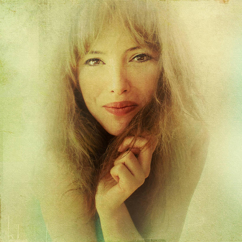 西方人,成年人,脸,头,脸颊,手,头发,一个人,摸,微笑,方图,特写,正面,复古,欧洲,欧洲人,仅一个年轻女性,仅一个女性,仅一个人,撑,抚摸,纹路,纹理,古典,帆布,托腮,肩膀,靠,靠着,托,思考,金色,人体,摄影,高雅,托下巴,肖像,肌理,年轻女性,女人,女性,白种人,年轻人,头部,长发,脸部,脸蛋,面部,触摸,接触,彩图,影棚拍摄,美人,掉色