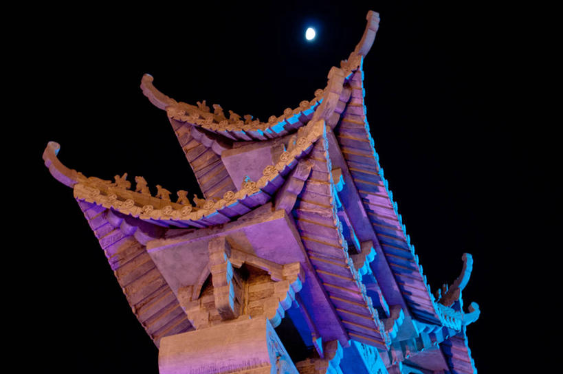 无人,横图,室外,夜晚,仰视,建筑,首尔,韩国,大门,月亮,唐人街,首都,摄影,宁静,照亮,中国文化,彩图,低角度拍摄