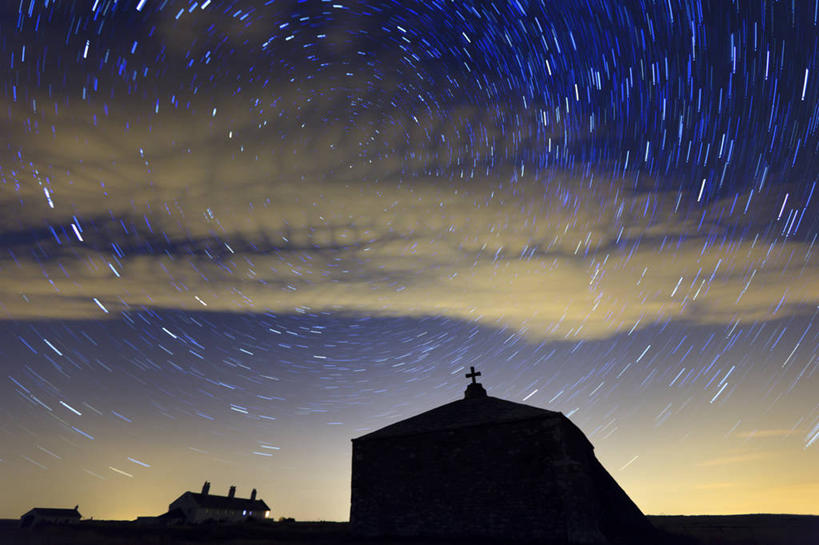 无人,教堂,横图,室外,长时间曝光,英国,十字架,云,星星,天空,自然,黄昏,摄影,宗教,基督教,剪影,天文学,多塞特郡,彩图