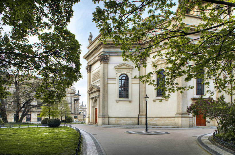 无人,横图,室外,白天,窗户,德国,拱门,首都,柏林,草,树,天空,摄影,宗教,基督教,宗教建筑,近卫骑兵露天市集,彩图,大教堂,传统文化