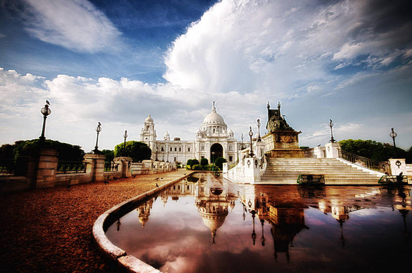 无人,横图,室外,白天,城市,建筑,路灯,孟加拉国,印度,亚洲,反射,云,历史,台阶,天空,摄影,圆顶建筑,南亚,维多利亚女王纪念碑,孟加拉人民共和国,加尔各答,死水,彩图