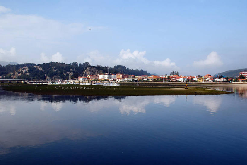 无人,横图,室外,白天,山,城市,西班牙,反射,云,天空,自然,摄影,宁静,阿斯图里亚斯,彩图