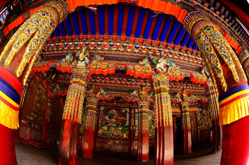 无人,横图,室内,白天,鱼眼镜头,天花板,建筑,柱子,红色,摄影,宗教,宗教建筑,修道院,甘肃省,灵性,美术工艺,彩图