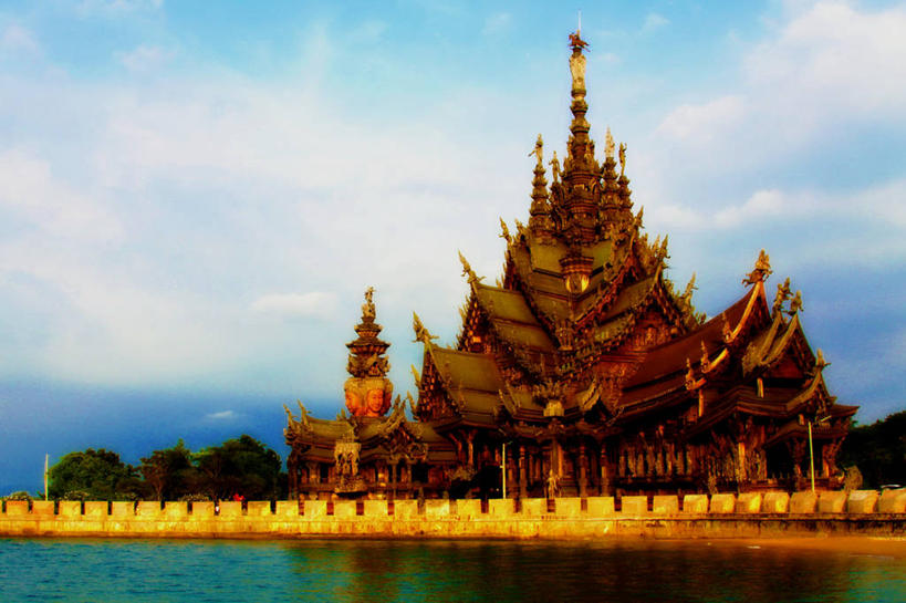 无人,寺庙,横图,室外,白天,海洋,建筑,泰国,反射,木制,云,天空,地标建筑,摄影,宗教,佛教,宗教建筑,芭堤雅,彩图,传统文化