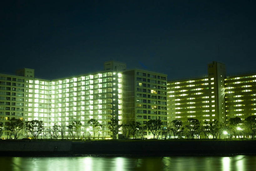 无人,横图,室外,夜晚,水,建筑,广岛县,日本,日本文化,反射,公寓,现代,树,绿色,天空,摄影,照亮,彩图