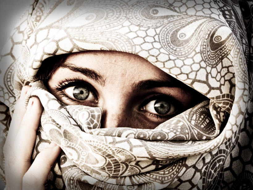 西方人,儿童,少年,头,一个人,横图,室外,特写,白天,纯洁,信心,欧洲,美国,欧洲人,仅一个男性,仅一个年轻女性,仅一个女性,仅一个人,覆盖,头巾,头饰,拿着,仅一个年轻男性,小孩,发饰,手指,可爱,童年,童趣,人体,摄影,保护,部分,加利福尼亚,肖像,童真,烂漫,无邪,科罗纳多岛,式样,天真,男人,男性,年轻男性,年轻女性,女人,女性,白种人,孩子,头部,彩图