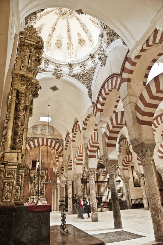 竖图,室内,建筑,西班牙,柱子,拱门,摄影,宗教,基督教,圆顶建筑,科尔多瓦,式样,彩图,大教堂