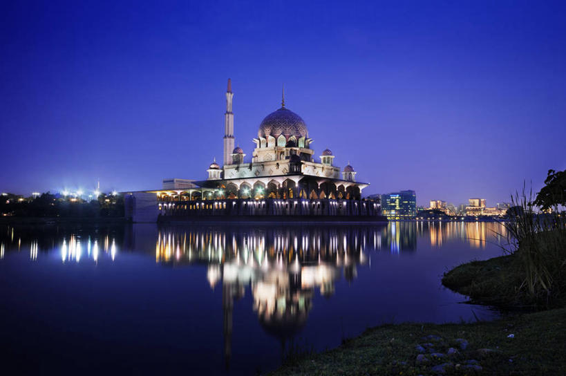 无人,横图,室外,水,城市,建筑,马来西亚,反射,首都,黄昏,摄影,宗教,照亮,伊斯兰教,圆顶建筑,清真寺,万里无云,吉隆坡,布城,彩图
