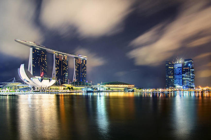 无人,博物馆,横图,室外,夜晚,城市,建筑,摩天大楼,新加坡,反射,云,现代,天空,摄影,彩图,滨海湾金沙酒店