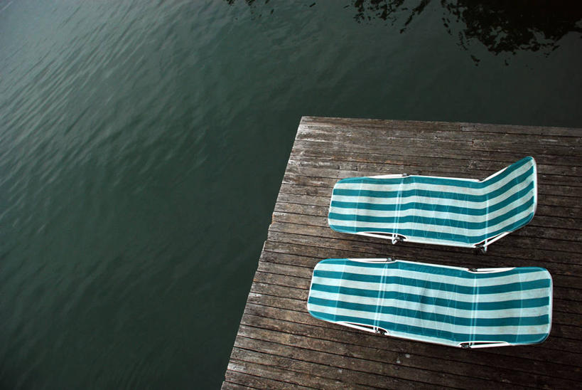 无人,码头,横图,俯视,室外,白天,湖,美国,条纹,两个,放松,摄影,式样,休闲椅,高角度拍摄