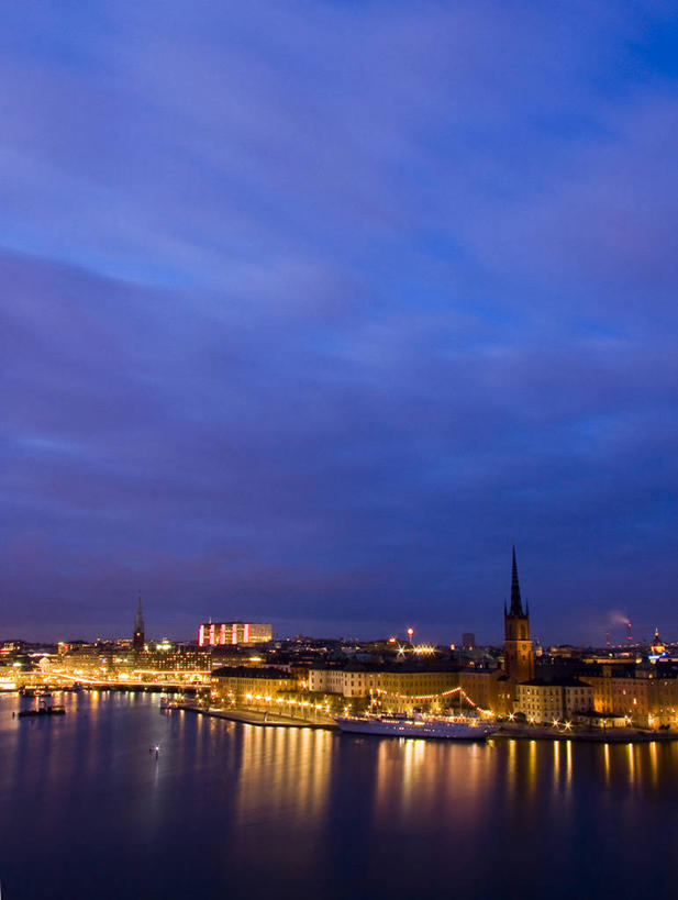 无人,竖图,俯视,室外,度假,河流,美景,城市风光,城市,建筑,路灯,船,瑞典,反射,景观,流水,光亮,首都,娱乐,黄昏,享受,休闲,景色,放松,摄影,照亮,照明设备,斯堪狄纳维亚半岛,高角度拍摄,旅行