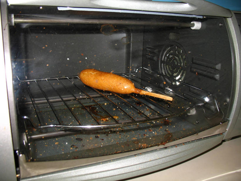 无人,横图,室内,特写,烹饪,西餐,美国,准备,电器,烤炉,肉,料理,食品,热狗,首都,烤面包机,小吃,菜肴,美食,饮食,食物,快餐,西式,摄影,肮脏,佳肴,家电,清新,炊具,西式快餐,垃圾食品,华盛顿特区,邋遢,多士炉,自动面包片烤炉,面包烘烤器,烘培,龌龊,污秽,烘烤,玉米狗