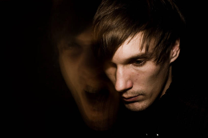 西方人,成年人,脸,头,脸颊,一个人,横图,室内,特写,多次曝光,上海,欧洲,中国,欧洲人,仅一个男性,仅一个人,黑色背景,生气,注视,休闲装,肩膀,仅一个年轻男性,衣服,黑色,观察,看,张嘴,思考,愤怒,摄影,观看,恼怒,怪异,察看,愤慨,怒气,气愤,发怒,关注,怒火,肖像,情绪,反差,脾气,张大嘴巴,东亚,忿怒,怨恨,强烈,悲哀,气忿,超自然,愤恨,肝火,激动,男人,男性,年轻男性,白种人,年轻人,头部,脸部,脸蛋,面部,张开嘴,影棚拍摄