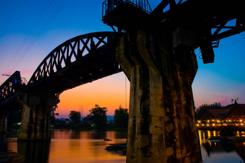 无人,横图,室外,仰视,河流,建筑,泰国,反射,流水,桥,联系,天空,黄昏,摄影,北碧,印度支那,低角度拍摄,旅行