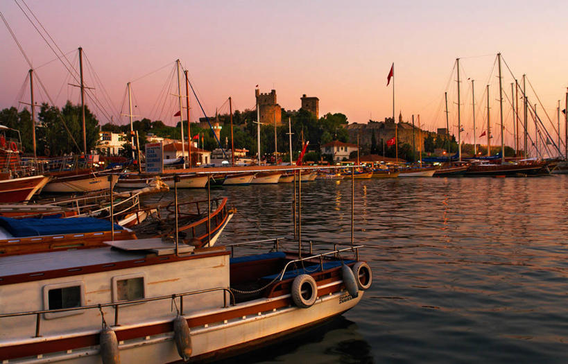 无人,横图,室外,海洋,城市,建筑,船,欧洲,停靠,波纹,黄昏,摄影,宁静,中东,停泊,游艇码头,帆樯,桅竿,穆拉省,彩图,帆柱