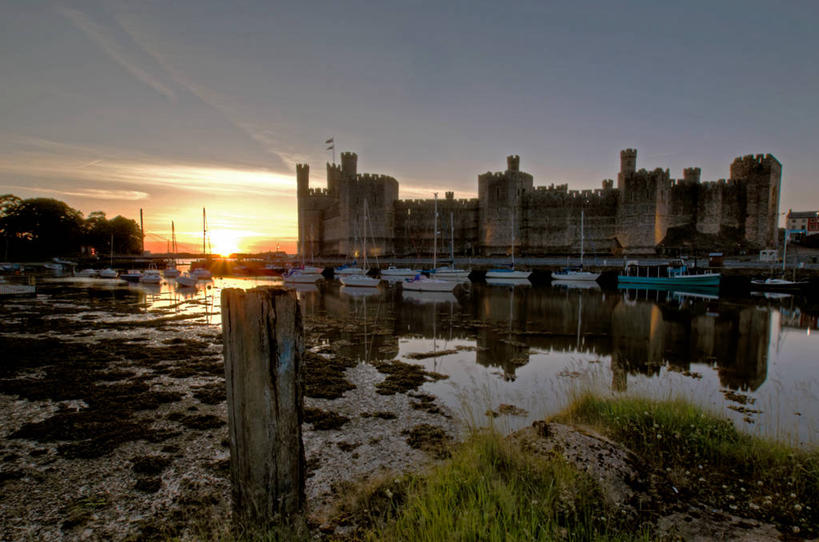 无人,横图,室外,日落,水,建筑,日光,英国,欧洲,反射,城堡,海湾,摄影,西欧,剪影,大不列颠,威尔士,大不列颠及北爱尔兰联合王国,大不列颠及爱尔兰联合王国,威尔士公国,卡那封城堡,彩图,大不列颠王国,大英帝国,联合王国,日不落帝国,过去,卡纳芬城堡