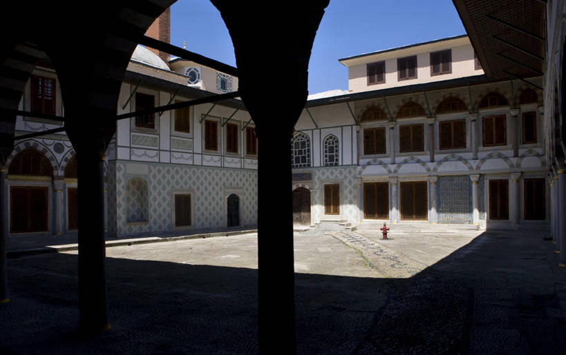 无人,宫殿,横图,室外,白天,建筑,日光,欧洲,庭院,古城,树荫,历史,摄影,中东文化,伊斯坦布尔,拱廊,奥斯曼帝国,彩图,旅行