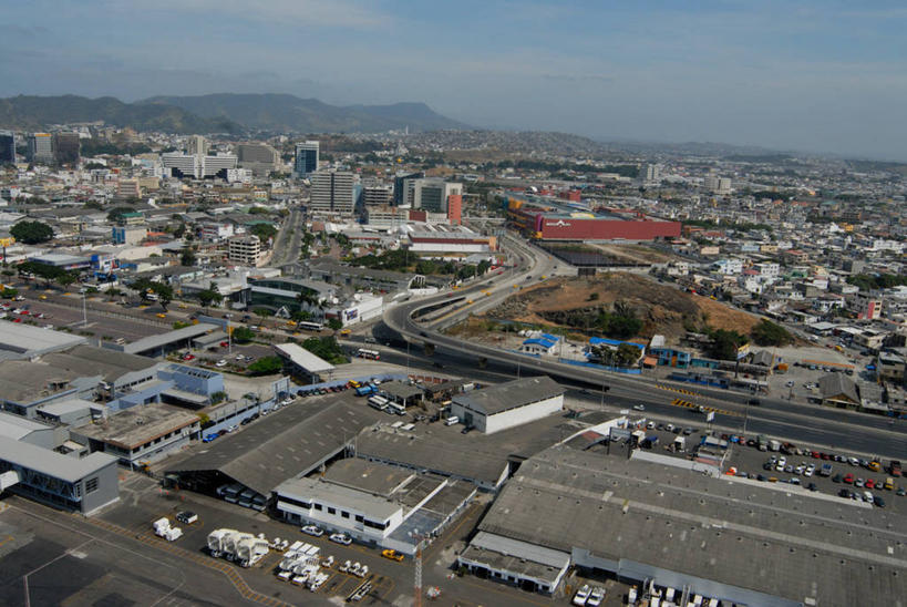 无人,横图,俯视,航拍,室外,白天,度假,美景,城市风光,城市,路,公路,厄瓜多尔,地平线,景观,娱乐,水泥,享受,休闲,景色,放松,工业,运输,摄影,鸟瞰,货运,瓜亚基尔,彩图,高角度拍摄,海上运输