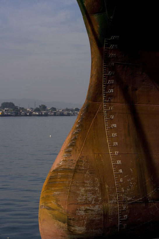 无人,码头,竖图,室外,白天,海洋,水,港口,巴西,形状,弯曲,工具,数字,文字,南美,工业,运输,摄影,测量工具,部分,货运,货船,比例,圣保罗,桑托斯,彩图,摆渡口,埠头,渡口,渡头,港湾,海港,货运码头,口岸,商港,海上运输