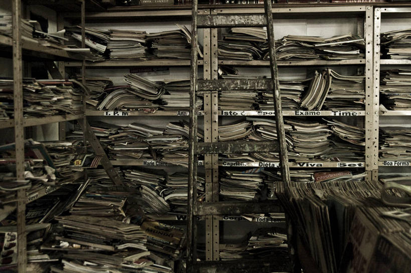 无人,书店,横图,室内,白天,时尚,书架,建筑,杂志,许多,丰富,梯子,很多,破坏,破损,t台,摄影,损坏,下降,问题,毁灭,时装表演,时装秀,t型台,走秀,书,彩图