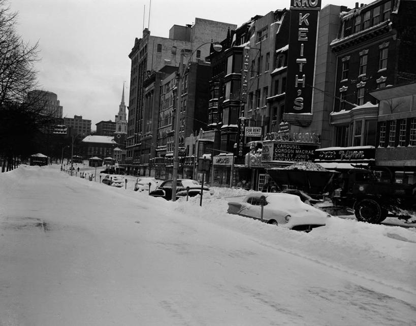 无人,横图,黑白,室外,白天,雪,建筑,街道,汽车,美国,冬天,天气,古典,白色,寒冷,摄影,停止,暂停,雪堆,停滞,波士顿,马萨诸塞