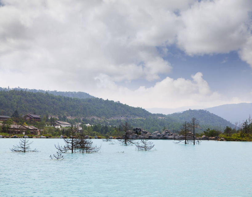 无人,横图,室外,白天,水下,河流,美景,山,山脉,水,丽江,亚洲,房屋,河岸,景观,云,树,玉龙雪山,风景,天空,自然,景色,摄影,宁静,国家公园,自然风光,云南省,自然地理,彩图