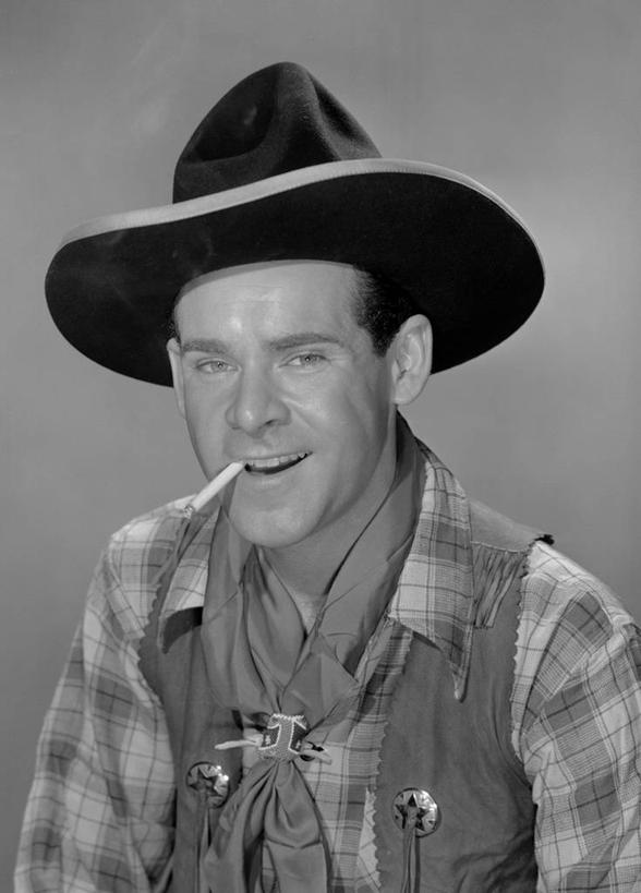 西方人,成年人,中年人,脸,头,脸颊,一个人,吸烟,竖图,黑白,正面,香烟,欧洲,欧洲人,仅一个男性,仅一个人,仅一个中年男性,头巾,头饰,肩膀,发饰,牛仔帽,摄影,马甲,肖像,男人,男性,中年男性,白种人,头部,脸部,脸蛋,面部,影棚拍摄