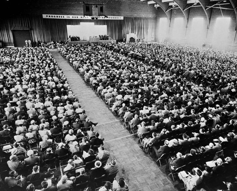 横图,俯视,黑白,室内,白天,商务,重复,纽约,美国,一排,整齐,会议,长椅,历史,排列,金融,工业,摄影,企业,公司,队列,交易所,透视图,群众,一致,高角度拍摄