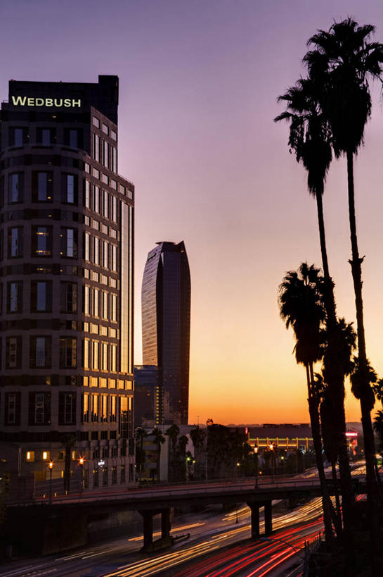 无人,办公室,竖图,室外,长时间曝光,旅游,度假,商务,日落,天际线,城市,道路,建筑,酒店,路,摩天大楼,公路,棕榈树,美国,塔,交通,现代,树,天空,黄昏,办公大楼,金融,摄影,照亮,北美,北美洲,加利福尼亚,华贵,美洲,剪影,加州,洛杉矶,加利福尼亚州,金州,黄金州,北亚美利加洲,亚美利加洲,天使之城,马路,彩图,旅行,县治,洛杉矶县,美利坚合众国,洛城