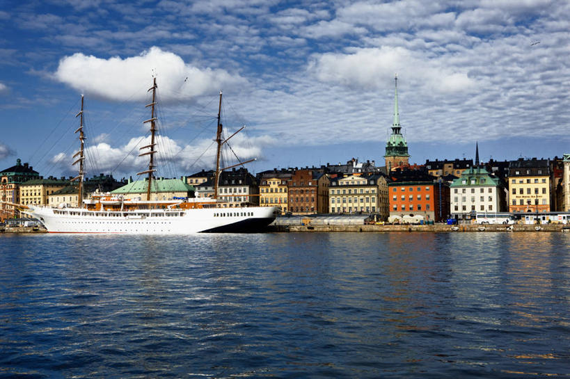 帆船,无人,码头,横图,室外,白天,湖,水,城市,港口,建筑,船,瑞典,云,古城,首都,天空,交通工具,运输,摄影,斯堪的纳维亚,载具,斯德哥尔摩,帆樯,桅竿,彩图,旅行,摆渡口,埠头,渡口,渡头,港湾,海港,货运码头,口岸,商港,老城,帆柱