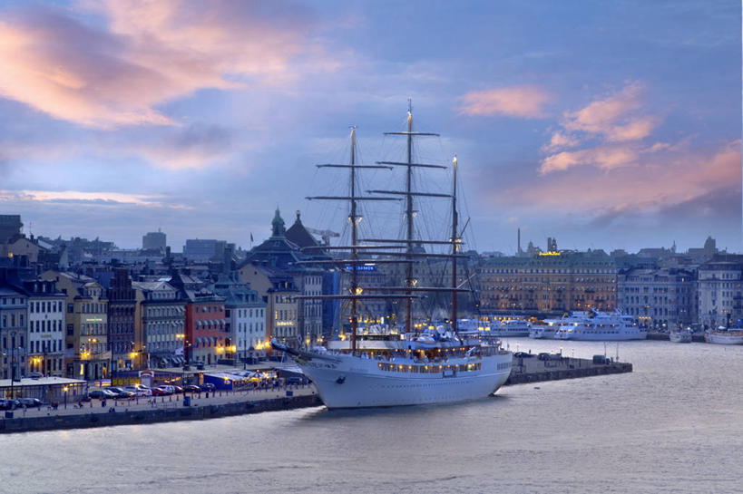 帆船,无人,横图,俯视,室外,日出,湖,城市,建筑,船,瑞典,云,古城,黎明,天气,首都,天空,交通工具,运输,摄影,照亮,早晨,斯堪的纳维亚,载具,斯堪狄纳维亚半岛,帆樯,桅竿,彩图,高角度拍摄,旅行,海港,老城,帆柱