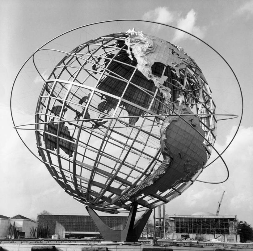 无人,公园,横图,黑白,室外,白天,仰视,仪器,草地,海洋,城市,建筑,地图,雕塑,纽约,美国,形状,网格,金属,地球仪,线条,世界地图,地球,陆地,云,北,古典,全球,书桌,球,天空,经纬线,模型,地标建筑,社区,球体,角度,摄影,地理,国家,大陆,放置,世界,北美,纬线,版图,经线,纽约州,经纬仪,地理学,皇后区,几何形状,低角度拍摄,旅行,法拉盛草坪公园,大洋,大洲,名声