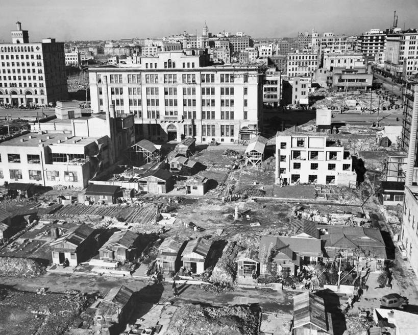 无人,横图,俯视,黑白,室外,白天,度假,美景,城市风光,城市,东京,日本,亚洲,房屋,景观,首都,古典,历史,破坏,娱乐,破损,享受,休闲,景色,放松,战争,摄影,损坏,住房,毁灭,轰炸,高角度拍摄,过去