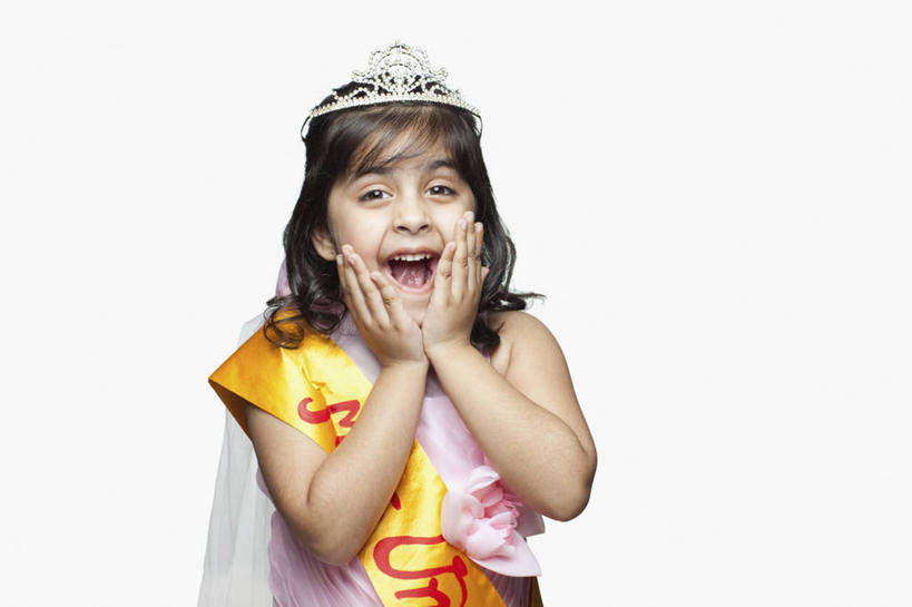 儿童,脸,头,嘴,脸颊,一个人,站,笑,横图,白色背景,正面,快乐,满意,幸福,纯洁,比赛,信心,竞争,仅一个女性,仅一个人,撑,托腮,娱乐,肩膀,小孩,托,张嘴,仅一个小孩,可爱,童年,童趣,人体,摄影,惊奇,享乐,托下巴,肖像,张大嘴巴,童真,烂漫,无邪,选美,绶带,榜样,天真,女孩,女人,女性,印度人,孩子,头部,口,口腔,脸部,脸蛋,面部,嘴巴,嘴唇,张开嘴,彩图,影棚拍摄,传统服装,选美比赛,女生,传统文化,美人,好消息