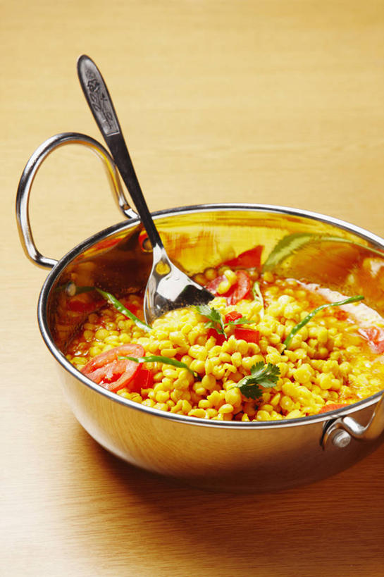 无人,竖图,俯视,室内,特写,晚餐,桌子,蔬菜,西红柿,静物,餐具,金属,食品,锅,咖喱,饮食,汤匙,碗,素食,摄影,膳食,清新,鹰嘴豆,健康食物,彩图,高角度拍摄,影棚拍摄,装饰菜,传统文化