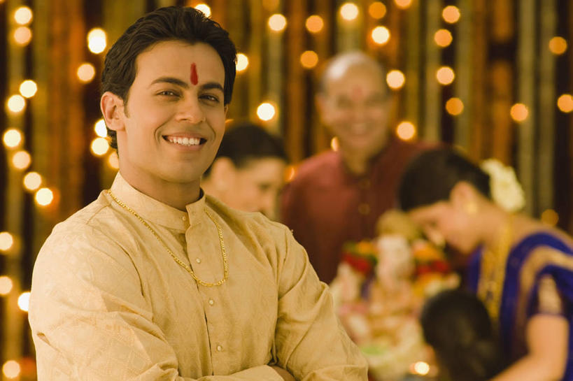 成年人,脸,头,脸颊,头发,一个人,笑,微笑,露齿笑,横图,室内,白天,正面,快乐,幸福,信心,印度,仅一个男性,仅一个人,肩膀,仅一个年轻男性,黑色,搭,摄影,高雅,搭着,肖像,印度文化,马哈拉施特拉邦,浦那,男人,男性,年轻男性,印度人,年轻人,头部,脸部,脸蛋,面部,彩图,英俊,短发,传统文化,美人