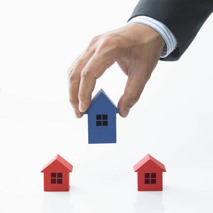 东方人,手,一个人,商务人士,商务男性,方图,室内,特写,白天,白色背景,正面,衬衫,亚洲,仅一个男性,仅一个人,握,阴影,套装,立体,反射,空间,影子,黄种人,仅一个年轻男性,黄色,蓝色,模型,手部,规划,握着,摄影,影棚,单手,商务装,工薪阶层,三座,直观,建筑模型,建筑设计,男人,男性,年轻男性,亚洲人,白领,上班族,设计,半身,彩图,影棚拍摄,衬衣,拍摄