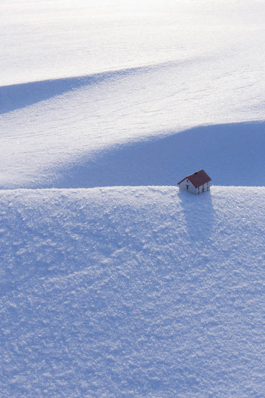 无人,家,竖图,室外,白天,正面,美景,山,雪,雪山,大雪,阴影,立体,光线,空间,影子,房屋,屋子,冰,积雪,景观,山峰,雪景,冬季,冬天,山峦,楼房,住宅,阳光,自然,模型,景色,规划,寒冷,冰冷,自然风光,严寒,直观,建筑模型,建筑设计,冰凉,酷寒,凛冽,凛凛,极冷,设计,彩图,房子